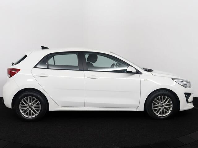 KIA RIO 1.0 T-GDi MHEV DynamicLine - Navigatie - Cruise Control - Climate Control - Apple CarPlay/Android Auto - Achteruitrijcamera - Farbieksgarantie tot 12-2029