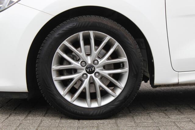 KIA RIO 1.0 TGDI First Edition Navigatie/Airco/Cruise control/Lane assist/Achteruitrijcamera/Apple carplay/Keyless/Trekhaak/DAB/LED koplampen/16'' Lichtmetalen velgen/Multifunctioneel stuurwiel/Spraak bediening/Elektrisch inklapbare spiegels/Elektrische ramen.