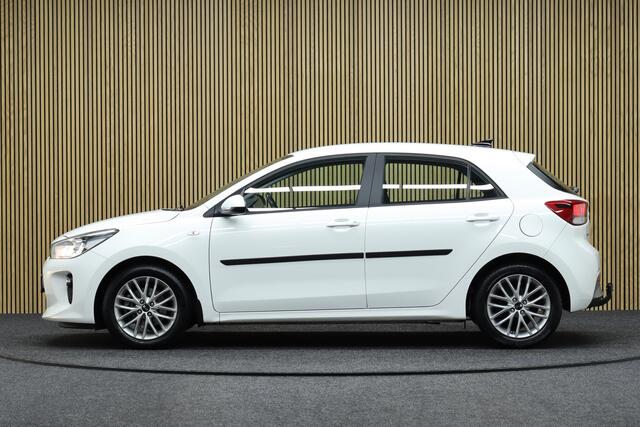 KIA RIO 1.0 TGDI DynamicLine | Cruise-control | Afneembare Trekhaak | All-Season Banden | Navigatie | Camera | Parkeerhulp