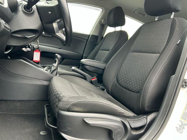 KIA RIO TGDI 100 pk ComfortPlusLine | Cruise | Navi | Bluetooth | Achteruitrijcamera | All Season |