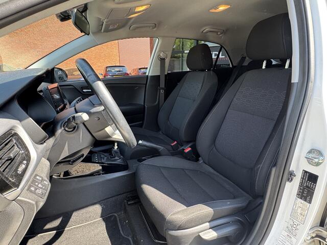 KIA RIO 1.2 CVVT ComfortPlusLine // 4 CILINDER!! // APPLE CARPLAY / ANDROID AUTO // CLIMA // STOELVERWARMING // CAMERA