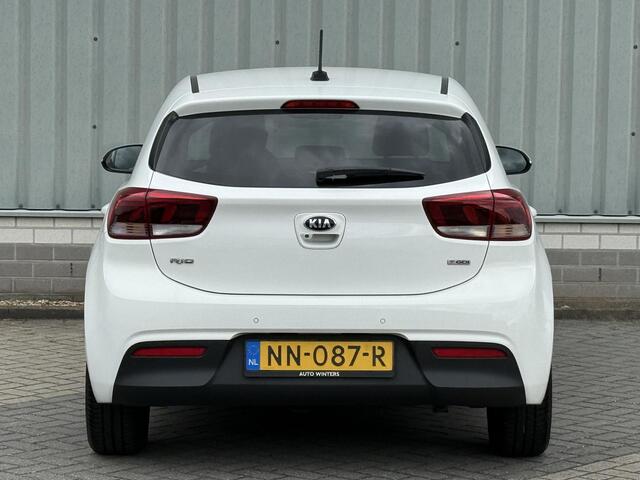 KIA RIO 1.0 TGDI First Edition / Dealer Onderhouden / Navigatie / Cruise Control / Achteruitrijcamera / Lichtmetalen Velgen / Privacy Glass / DAB / Android Auto & Apple CarPlay / Airco / Parkeersensoren /
