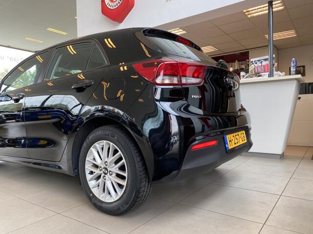 KIA RIO 1.0 TGDI DynamicLine,Navigatie,Achteruitrijcamera,Bluetooth met Spraakbediening,Airco,Cruisecontrol,15Inch Lmv