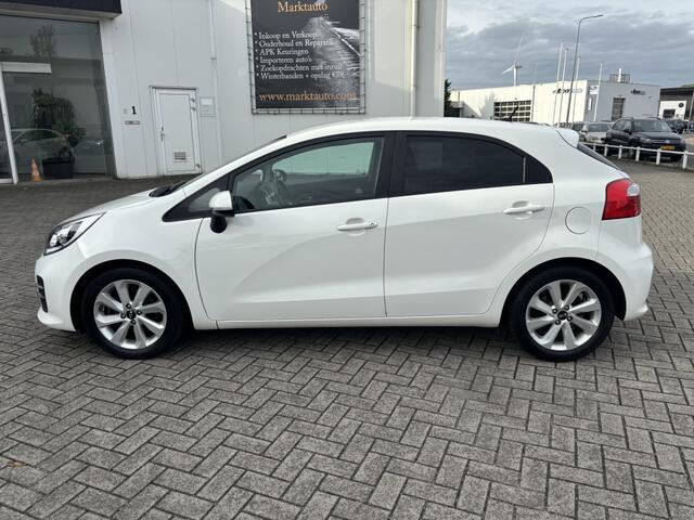 KIA RIO 1.4 CVVT ExecutiveLine Camera Bluetooth Navi Pdc