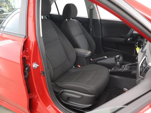 KIA RIO 1.0 T-GDi MHEV DynamicLine | Trekhaak | Parkeercamera | Navigatie | Climate Control | Cruise Control |