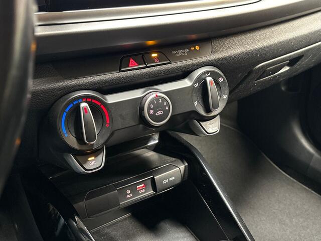KIA RIO 1.0 TGDI DynamicLine (APPLE CARPLAY, GROOT NAVI, CAMERA, KEYLESS, SPORTSTOELEN, CRUISE, NIEUWE APK, NIEUWSTAAT)