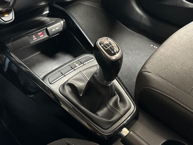 KIA RIO 1.0 TGDI DynamicLine (APPLE CARPLAY, GROOT NAVI, CAMERA, KEYLESS, SPORTSTOELEN, CRUISE, NIEUWE APK, NIEUWSTAAT)