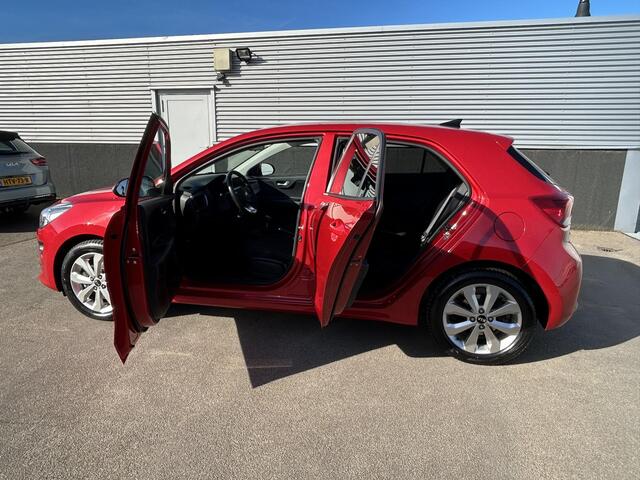 KIA RIO 1.0 T-GDi MHEV DynamicPlusLine Nieuw geleverd en dealeronderhouden, Navigatie, Cruise control, Privacy glass, Lichtmetalen velgen, Smart Key, Climate control