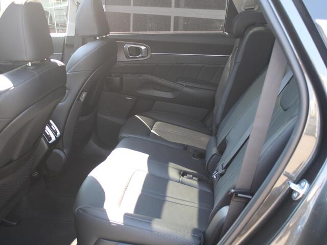 KIA SORENTO 1.6 T-GDi Plug-in Hybrid 4WD DynamicPlusLine 7p. | Okt levering | Schuif-/ Kanteldak | Leder | LED | Carplay | Camera
