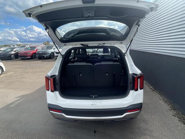 KIA SORENTO 1.6 T-GDi Plug-in Hybrid 4WD DynamicLine 7p. ACTIE UIT VOORRAAD LEVERBAAR! Climate control, Parkeersensoren voor+achter, Achteruitrijcamera, Dodehoekdetectie, Adaptief cruise control,