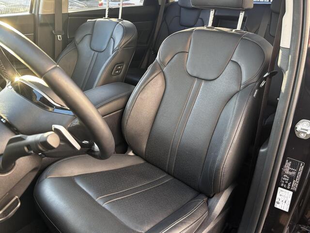 KIA SORENTO 1.6 T-GDI Hybrid DynamicPlusLine Automaat | Panoramdak | Leder | Camera | Navi | Stuur/Stoelverwarming | Clima | 19" Velgen | Apple CarPlay/Android Auto | Key-Less | PDC | Cruise | LED |