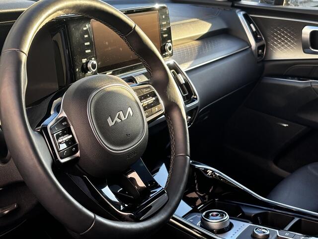 KIA SORENTO 1.6 T-GDI Hybrid DynamicPlusLine Automaat | Panoramdak | Leder | Camera | Navi | Stuur/Stoelverwarming | Clima | 19" Velgen | Apple CarPlay/Android Auto | Key-Less | PDC | Cruise | LED |