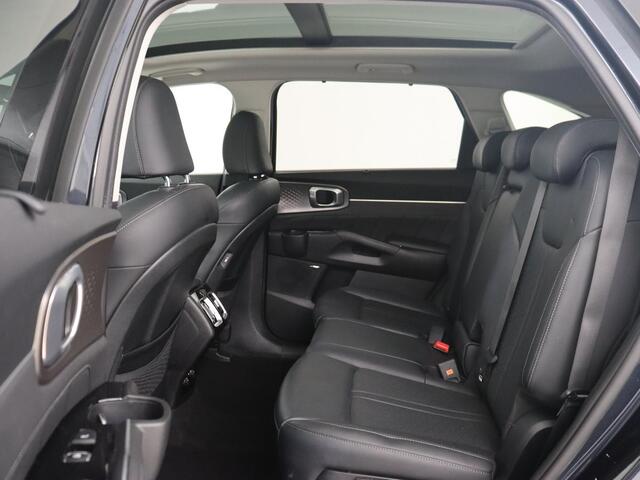 KIA SORENTO 1.6 T-GDI Plug-in Hybrid 4WD DynamicPlusLine 7-persoons | Panoramadak | Trekhaak | 360 Camera | Adaptive cruise | BOSE Surround | Stoelverwarming | Carplay | Achterbankverwarming | PHEV