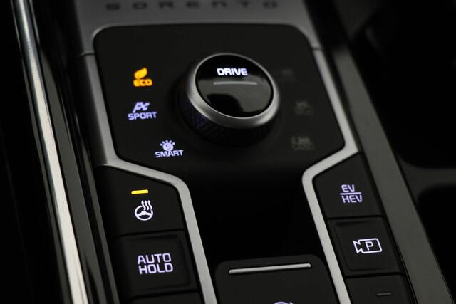 KIA SORENTO 1.6 T-GDI Plug-in Hybrid 4WD DynamicPlusLine 7p. | PANORAMADAK | STUURVERWARMING | DAB | APPLE | CAMERA