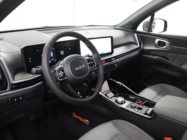 KIA SORENTO 1.6 T-GDi Plug-in Hybrid 4WD DynamicLine | 7-Pers | Stoelverwarming | Adaptieve cruise control | Dodehoekassistentie | Parkeersensoren, voor- en achterzijde |