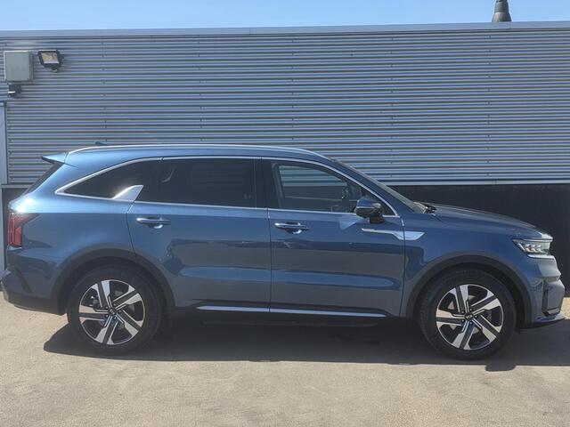KIA SORENTO 1.6 T-GDI Hybrid 2WD ExecutiveLine 7p. Schuif/kanteldak, seat memory, stoel- & stuurverwarming, stoelventilatie, 360° camera, achterbank verwarmd, HUD, dodehoek detectie