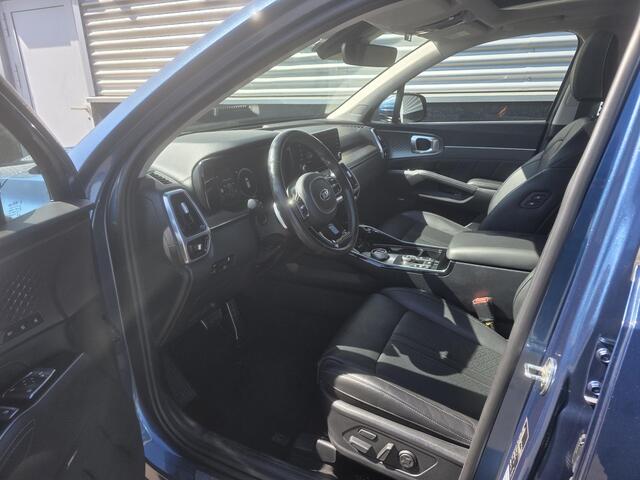 KIA SORENTO 1.6 T-GDI Hybrid 2WD ExecutiveLine 7p. Schuif/kanteldak, seat memory, stoel- & stuurverwarming, stoelventilatie, 360° camera, achterbank verwarmd, HUD, dodehoek detectie