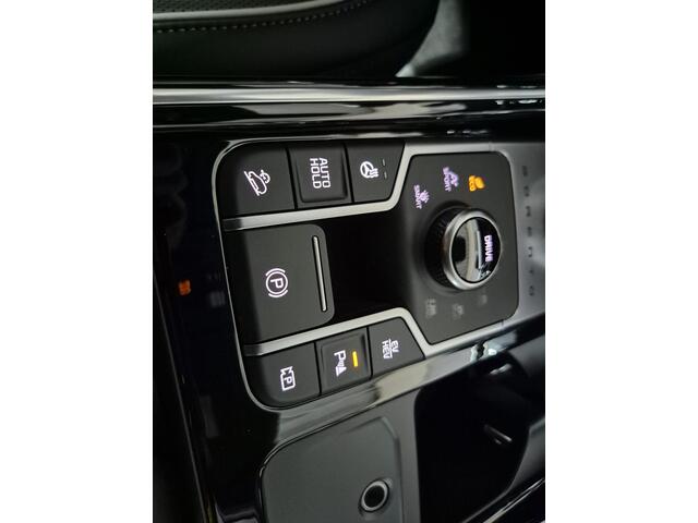 KIA SORENTO 1.6 T-GDi Plug-in Hybrid 4WD ExecutiveLine 7p. Stoel en stuur verwarming, Stoel verkoeling, Schuif kantel dak, Apple Carplay/Android Auto, Navigatie, Camera.