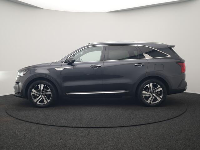KIA SORENTO 1.6 T-GDI 4WD ExecutiveLine PHEV 265pk Dealer O.H. | Trekhaak Afn. | Panodak | Adaptive Cruise | Head Up | 360 Camera | Bose Audio | Luxe Lederen Comfortstoelen Memory & Ventilatie | Stoelen & Stuur Verwarmd | Blis | Keyless | Plug In Hybrid