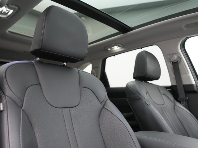 KIA SORENTO 1.6 T-GDI 4WD DynamicPlusLine 265pk Dealer O.H. | Trekhaak Afn. | Panodak | Adaptive Cruise | 360 Camera | Bose Audio | Lederen Sportstoelen & Stuur Verwarmd | Keyless | Blis | Sfeerverlichting | Apple Carplay | Navigatie | DAB | Plug In Hybrid |