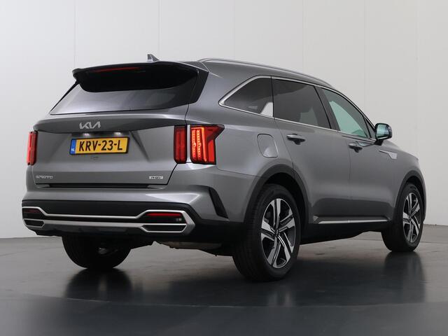 KIA SORENTO 1.6 T-GDI Plug-in Hybrid 4WD ExecutiveLine 7p. | SOH 98% | Panoramadak | Lederen Interieur | Ele.verstelbare stoelen + Geheugen | Navigatie | Camera | DAB | Apple CarPlay/ Android Auto | Stoelverwarming + koeling | Adaptieve Cruise Control | Ele. kofferdeksel |