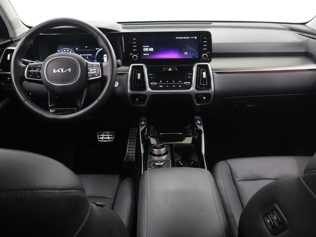 KIA SORENTO 1.6 T-GDI Plug-in Hybrid 4WD ExecutiveLine 7p. | SOH 98% | Panoramadak | Lederen Interieur | Ele.verstelbare stoelen + Geheugen | Navigatie | Camera | DAB | Apple CarPlay/ Android Auto | Stoelverwarming + koeling | Adaptieve Cruise Control | Ele. kofferdeksel |