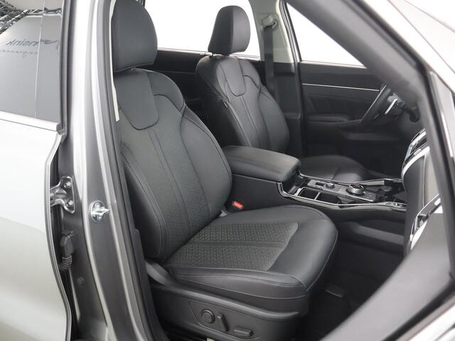 KIA SORENTO 1.6 T-GDI Plug-in Hybrid 4WD ExecutiveLine 7p. | SOH 98% | Panoramadak | Lederen Interieur | Ele.verstelbare stoelen + Geheugen | Navigatie | Camera | DAB | Apple CarPlay/ Android Auto | Stoelverwarming + koeling | Adaptieve Cruise Control | Ele. kofferdeksel |