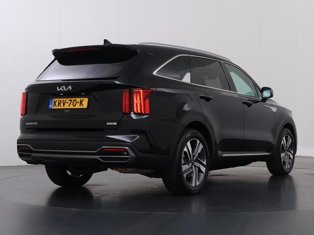 KIA SORENTO 1.6 T-GDI Plug-in Hybrid 4WD ExecutiveLine 7p. | Panoramadak | Lederen Interieur | Ele. verstelbare stoelen + Geheugen | Navigatie | Camera | DAB | Apple CarPlay/Android Auto | Stoelverwarming/Koeling | Adaptieve Cruise Control | Ele. kofferdeksel |