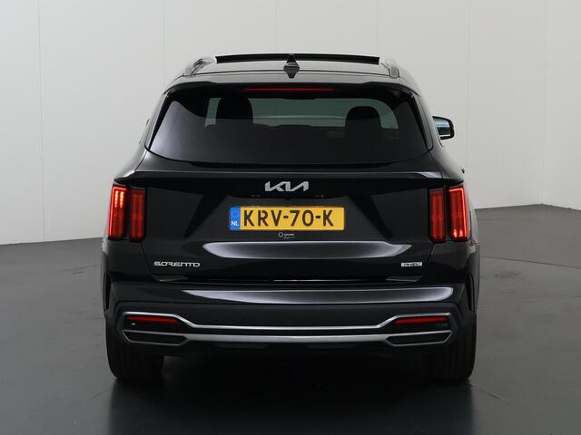 KIA SORENTO 1.6 T-GDI Plug-in Hybrid 4WD ExecutiveLine 7p. | Panoramadak | Lederen Interieur | Ele. verstelbare stoelen + Geheugen | Navigatie | Camera | DAB | Apple CarPlay/Android Auto | Stoelverwarming/Koeling | Adaptieve Cruise Control | Ele. kofferdeksel |