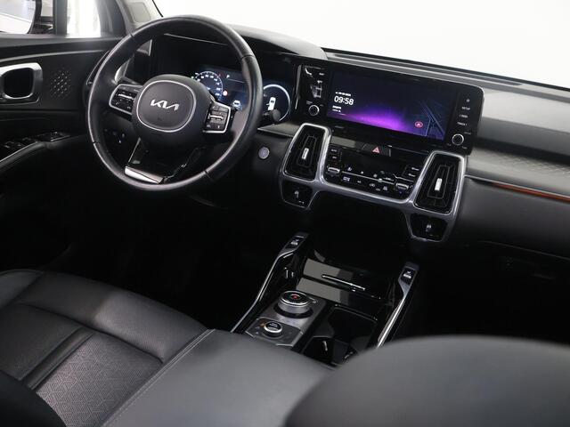 KIA SORENTO 1.6 T-GDI Plug-in Hybrid 4WD DynamicPlusLine 7p. | Navigatie | Lederen Interieur | Stoelverwarming voor + achter | 360 Camera | DAB | Apple CarPlay/Android Auto | Stuurverwarming | Adaptieve Cruise Control | Ele.kofferdeksel | BLIS | Bose Audio | Trekhaak |