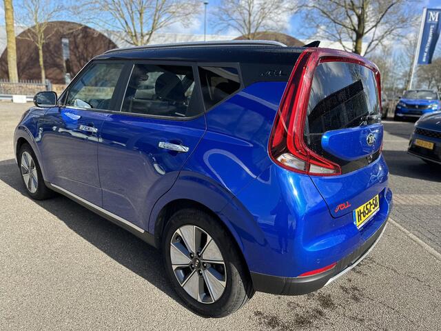 KIA SOUL e-Soul ExecutiveLine 64 kWh VAN ¤18.900,- VOOR ¤17.440,- UW LENTEVOORDEEL: ¤1.460 | COMPLETE UITVOERING