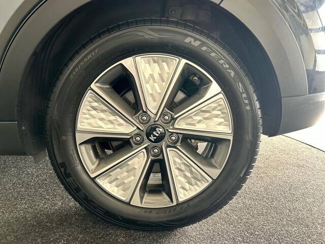 KIA SOUL e-Soul ExecutiveLine 64 kWh | Shuif/kanteldak | Lederen bekleding | Stoelverwarming en ventilatie!