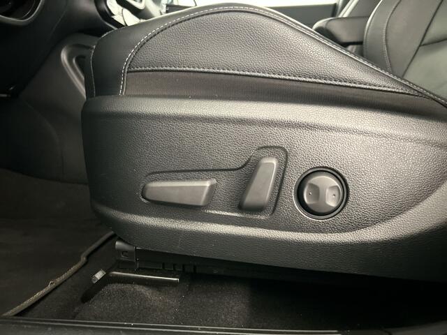KIA SOUL e-Soul ExecutiveLine 64 kWh | Shuif/kanteldak | Lederen bekleding | Stoelverwarming en ventilatie!