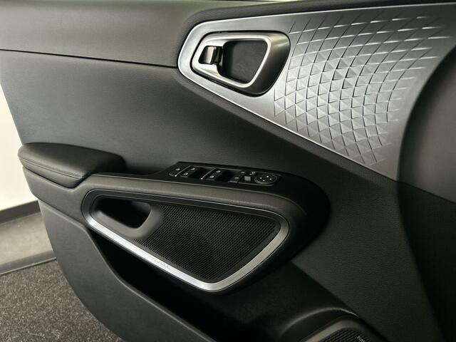 KIA SOUL e-Soul ExecutiveLine 64 kWh | Shuif/kanteldak | Lederen bekleding | Stoelverwarming en ventilatie!