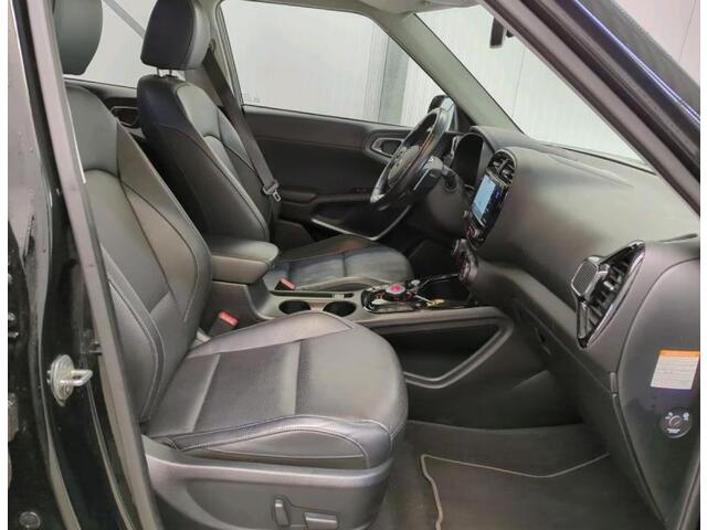 KIA SOUL e-Soul 150kW / 64kWh Executive line / Leder / TV. DVD scherm A./ Pdc+Camera / Xenon / Navigatie / Airco-ecc./