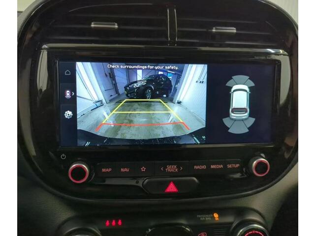 KIA SOUL e-Soul 150kW / 64kWh Executive line / Leder / TV. DVD scherm A./ Pdc+Camera / Xenon / Navigatie / Airco-ecc./