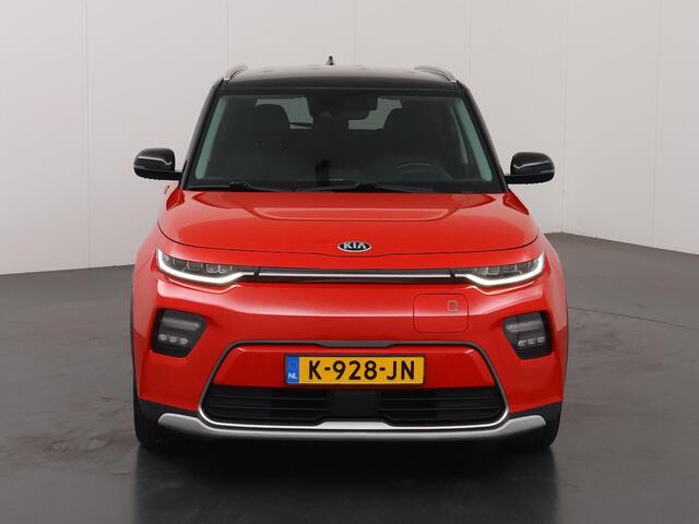 KIA SOUL e-Soul ExecutiveLine 64 kWh | Trekhaak | Harman/Kardon Audio | Head Up display | Adaptieve Cruise Control | Stoelverwarming | Navigatie | Achteruitrijcamera | Apple Carplay