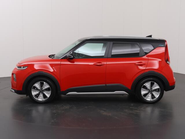 KIA SOUL e-Soul ExecutiveLine 64 kWh | Trekhaak | Harman/Kardon Audio | Head Up display | Adaptieve Cruise Control | Stoelverwarming | Navigatie | Achteruitrijcamera | Apple Carplay