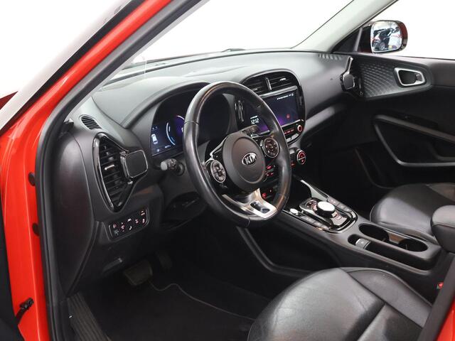 KIA SOUL e-Soul ExecutiveLine 64 kWh | Trekhaak | Harman/Kardon Audio | Head Up display | Adaptieve Cruise Control | Stoelverwarming | Navigatie | Achteruitrijcamera | Apple Carplay