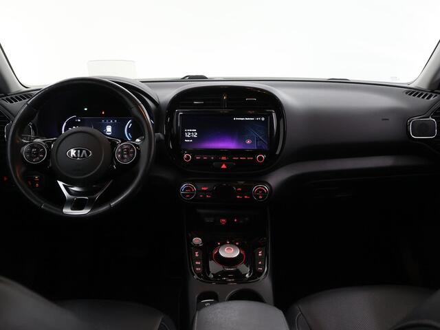 KIA SOUL e-Soul ExecutiveLine 64 kWh | Trekhaak | Harman/Kardon Audio | Head Up display | Adaptieve Cruise Control | Stoelverwarming | Navigatie | Achteruitrijcamera | Apple Carplay