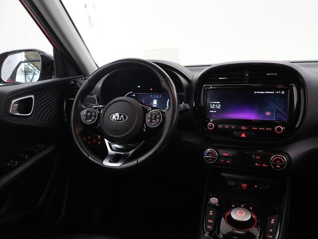 KIA SOUL e-Soul ExecutiveLine 64 kWh | Trekhaak | Harman/Kardon Audio | Head Up display | Adaptieve Cruise Control | Stoelverwarming | Navigatie | Achteruitrijcamera | Apple Carplay