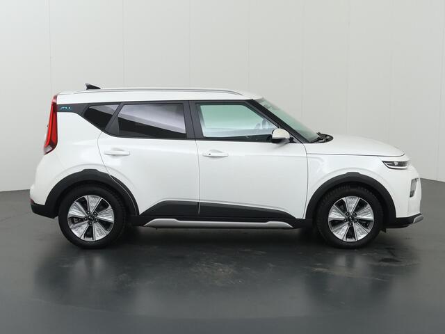 KIA SOUL e-Soul ExecutiveLine 64 kWh | Harman/Kardon Audio | Head Up display | Adaptieve Cruise Control | Stoelverwarming | Navigatie | Achteruitrijcamera | Apple Carplay