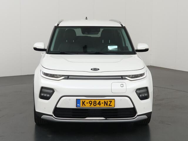 KIA SOUL e-Soul ExecutiveLine 64 kWh | Harman/Kardon Audio | Head Up display | Adaptieve Cruise Control | Stoelverwarming | Navigatie | Achteruitrijcamera | Apple Carplay