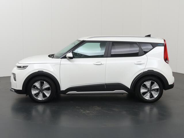 KIA SOUL e-Soul ExecutiveLine 64 kWh | Harman/Kardon Audio | Head Up display | Adaptieve Cruise Control | Stoelverwarming | Navigatie | Achteruitrijcamera | Apple Carplay