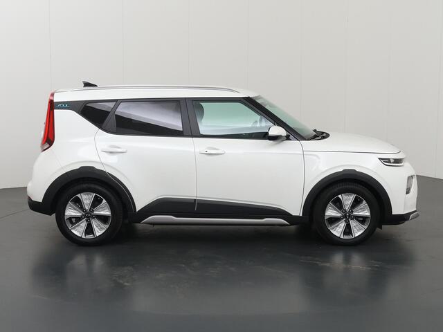 KIA SOUL e-Soul ExecutiveLine 64 kWh | Harman/Kardon Audio | Head Up display | Adaptieve Cruise Control | Stoelverwarming | Navigatie | Achteruitrijcamera | Apple Carplay