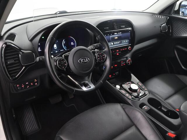 KIA SOUL e-Soul ExecutiveLine 64 kWh | Harman/Kardon Audio | Head Up display | Adaptieve Cruise Control | Stoelverwarming | Navigatie | Achteruitrijcamera | Apple Carplay