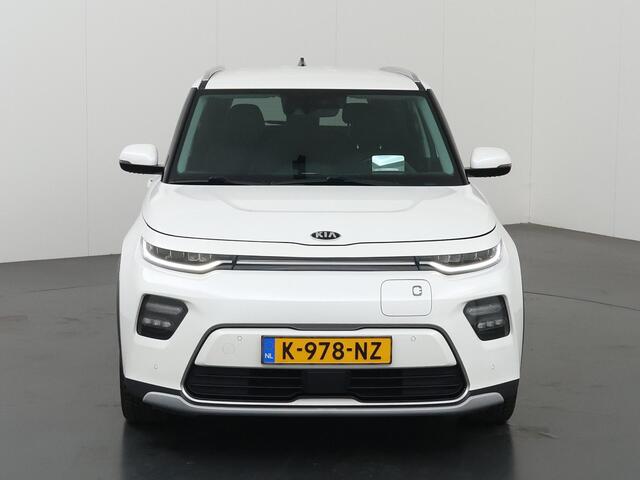 KIA SOUL e-Soul ExecutiveLine 64 kWh | Harman/Kardon Audio | Head Up display | Adaptieve Cruise Control | Stoelverwarming | Navigatie | Achteruitrijcamera | Apple Carplay