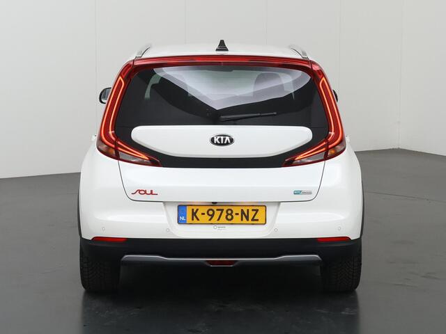 KIA SOUL e-Soul ExecutiveLine 64 kWh | Harman/Kardon Audio | Head Up display | Adaptieve Cruise Control | Stoelverwarming | Navigatie | Achteruitrijcamera | Apple Carplay