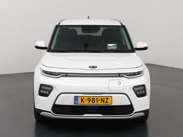 KIA SOUL e-Soul ExecutiveLine 64 kWh | Harman/Kardon Audio | Head Up display | Adaptieve Cruise Control | Stoelverwarming | Navigatie | Achteruitrijcamera | Apple Carplay