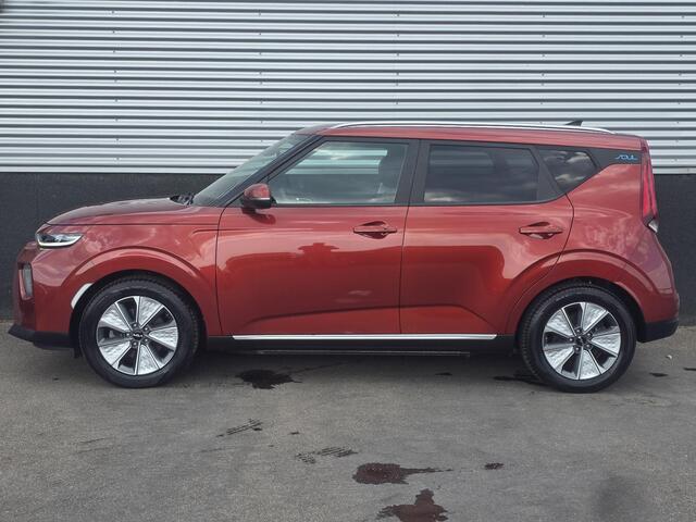 KIA SOUL e-Soul DynamicPlusLine 64 kWh Navigatie, Trekhaak, Stoel- & stuurwiel verwarmd, Achteruitrijcamera